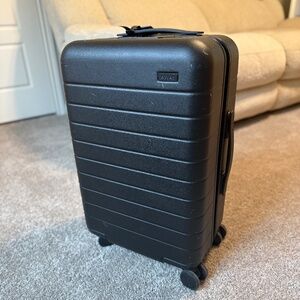 Away " The Carry On" Jet Black